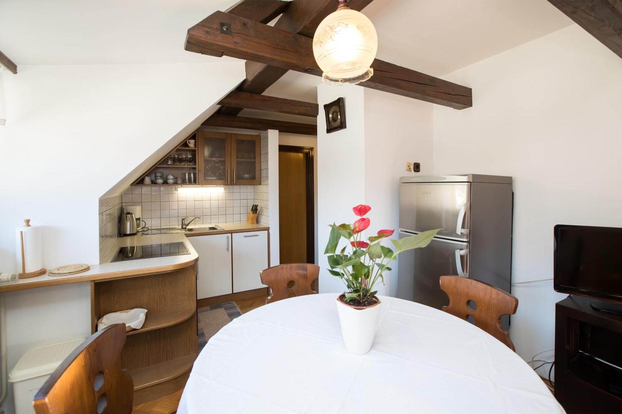 Apartmaji Hodnik Stara Fuzina Apartment *